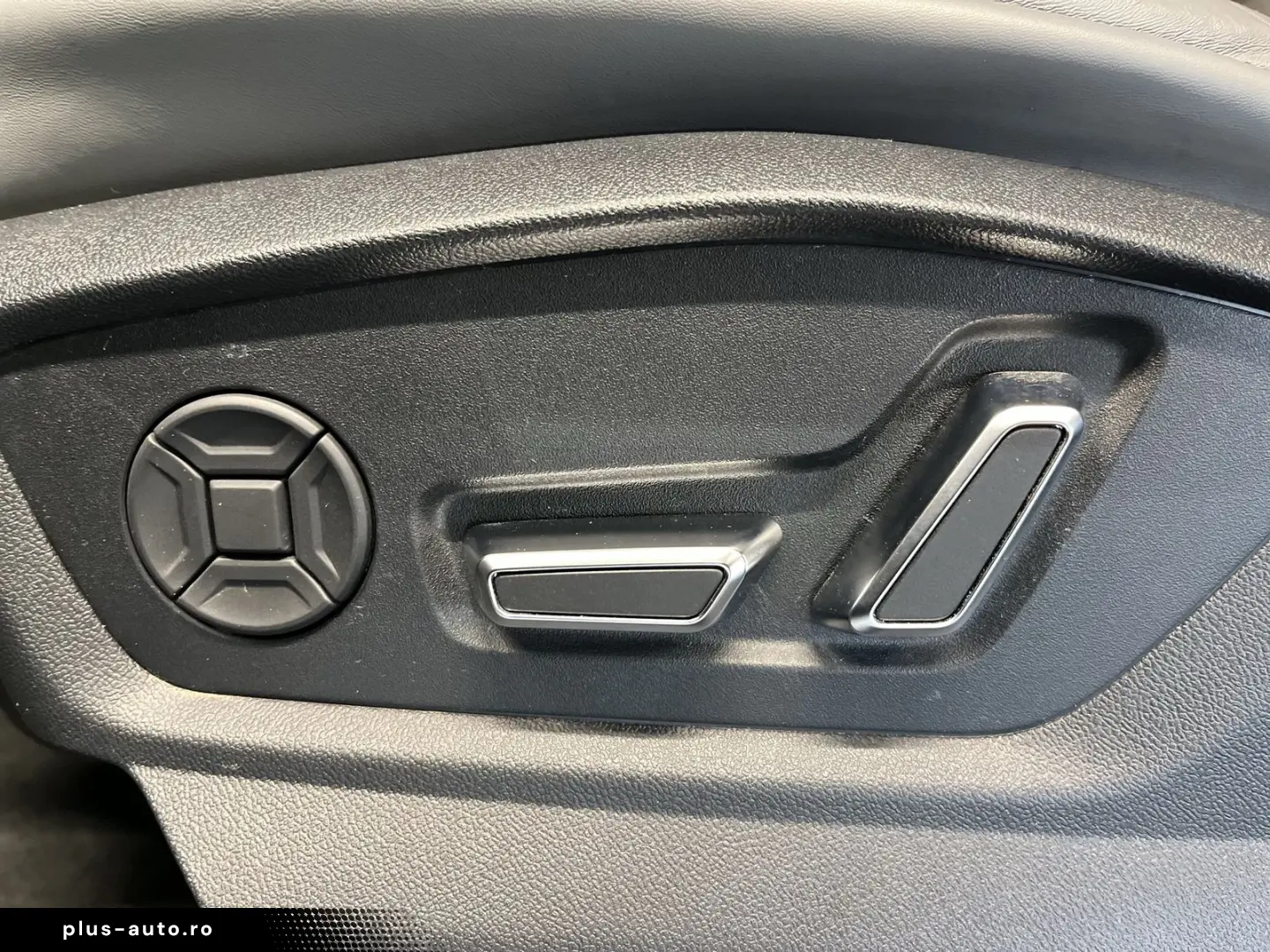 AUDI Q8 55 TFSI e quattro tiptronic S line 360 ACC