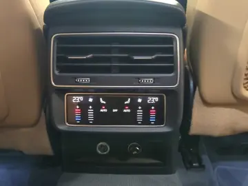 AUDI Q8 50 TDI quat tiptronic S line LUFTFED AHK LED