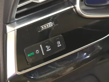 AUDI Q8 50 TDI quat tiptronic S line LUFTFED AHK LED