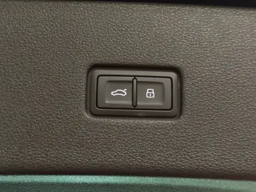 AUDI Q8 50 TDI quat tiptronic S line LUFTFED AHK LED