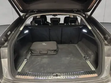 AUDI Q8 55 TFSIe quattro tiptronic