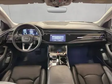 AUDI Q8 55 TFSIe quattro tiptronic