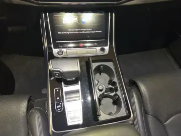 AUDI Q8 55 TFSIe quattro tiptronic