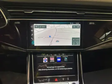 AUDI Q8 55 TFSIe quattro tiptronic