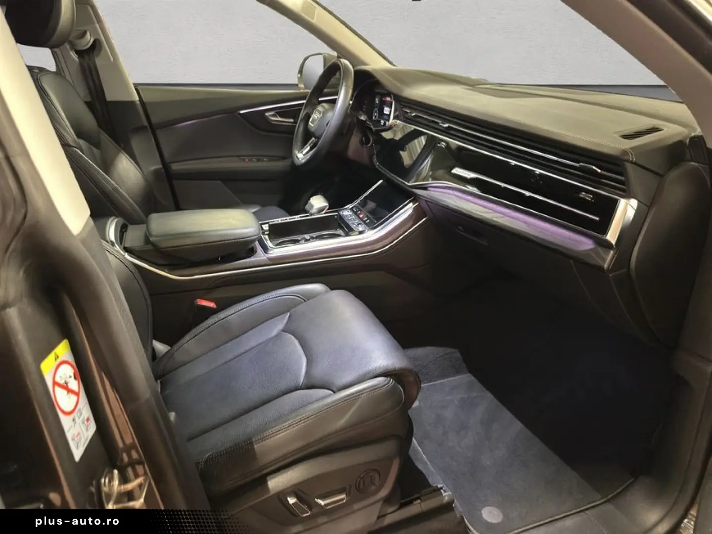 AUDI Q8 55 TFSIe quattro tiptronic