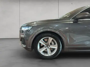 AUDI Q8 55 TFSIe quattro tiptronic