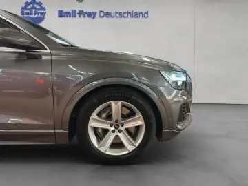 AUDI Q8 55 TFSIe quattro tiptronic