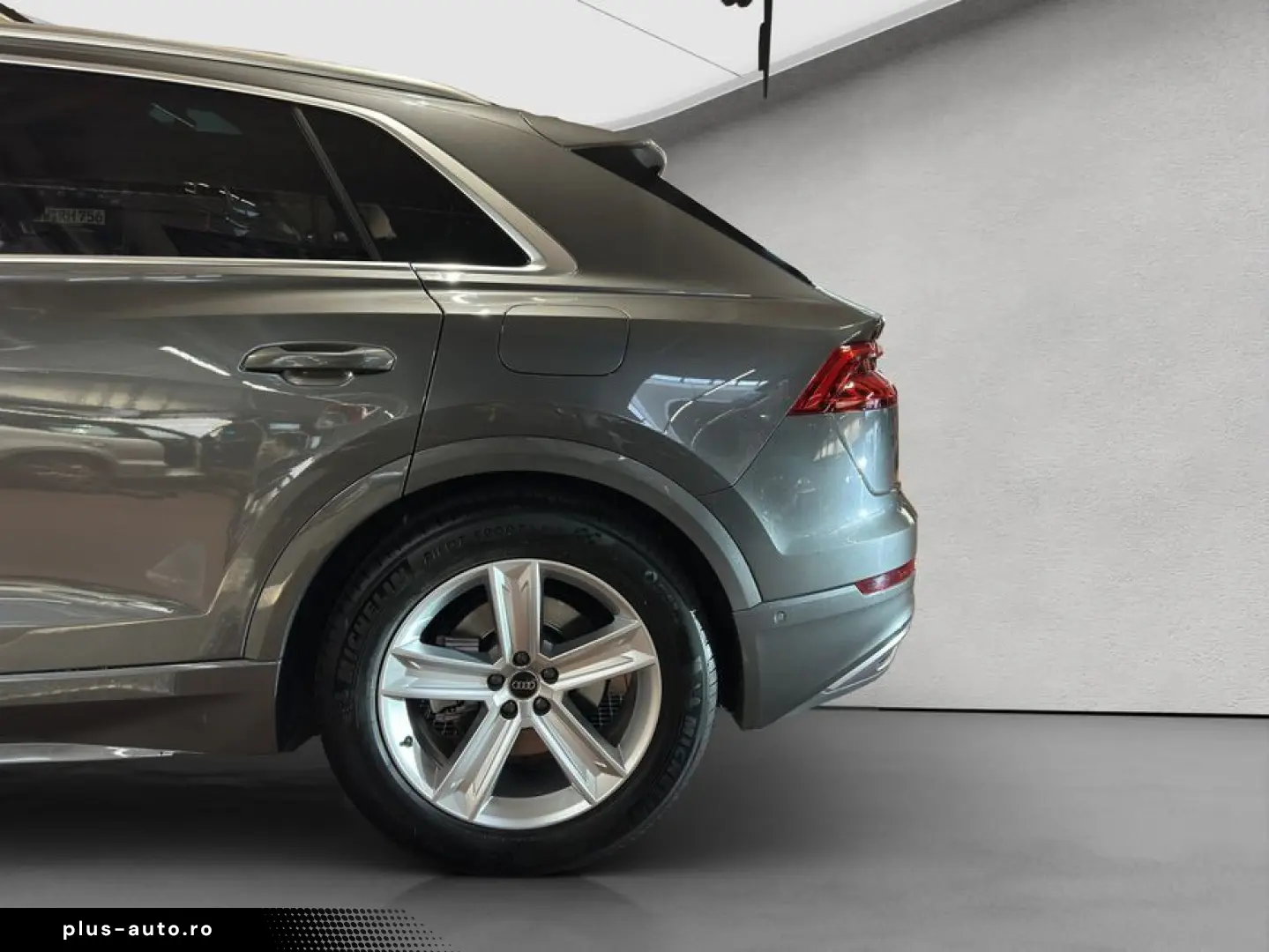AUDI Q8 55 TFSIe quattro tiptronic