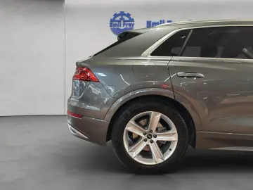 AUDI Q8 55 TFSIe quattro tiptronic