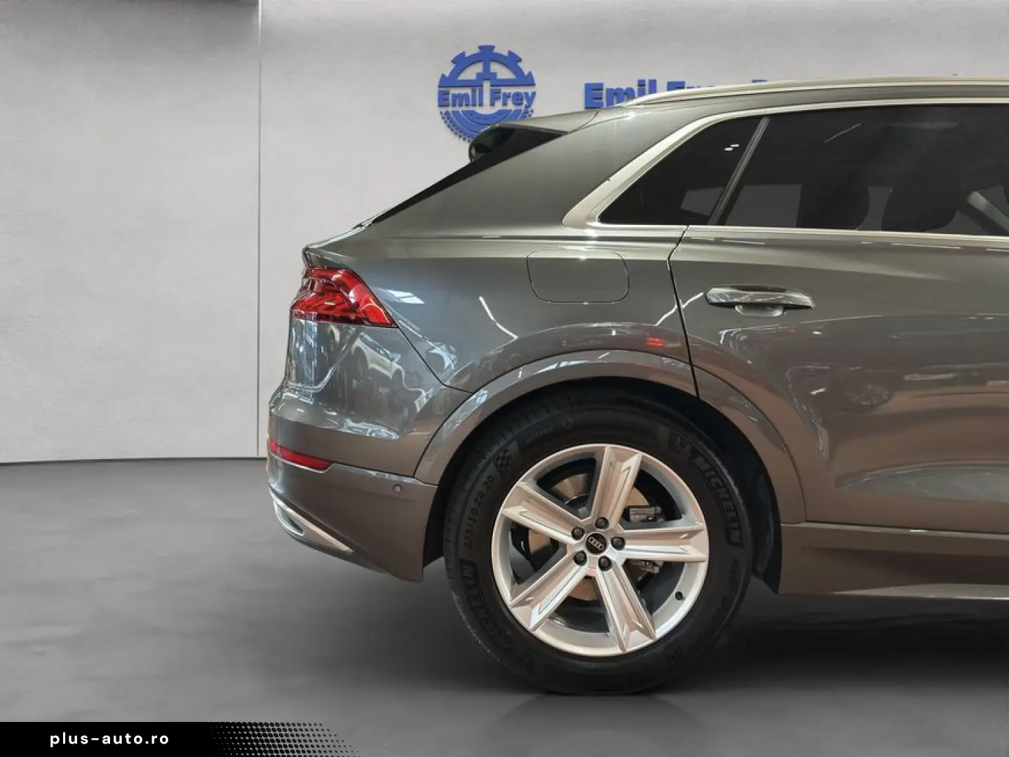 AUDI Q8 55 TFSIe quattro tiptronic