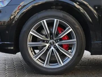 AUDI Q8 55 TFSI quattro competition plus