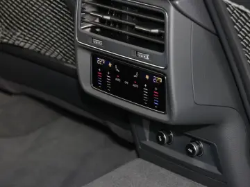 AUDI Q8 55 TFSI quattro competition plus