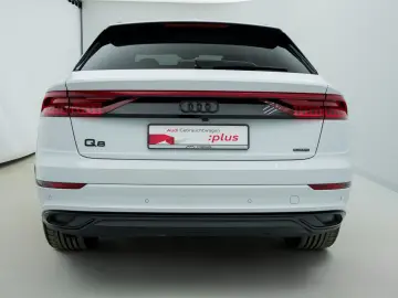 AUDI Q8 55 TFSI e S-TRO QUA MATRIX HUD B&O LUFT AHK