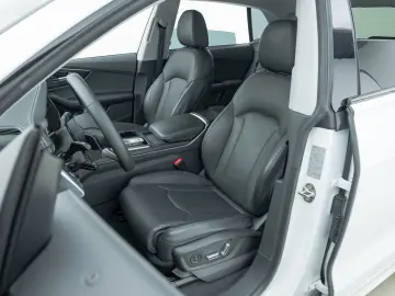 AUDI Q8 55 TFSI e S-TRO QUA MATRIX HUD B&O LUFT AHK