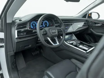 AUDI Q8 55 TFSI e S-TRO QUA MATRIX HUD B&O LUFT AHK