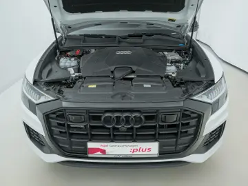 AUDI Q8 55 TFSI e S-TRO QUA MATRIX HUD B&O LUFT AHK