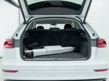 AUDI Q8 55 TFSI e S-TRO QUA MATRIX HUD B&O LUFT AHK