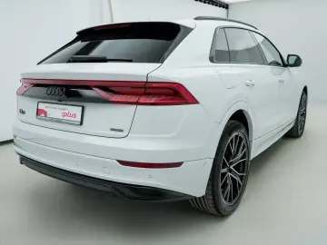 AUDI Q8 55 TFSI e S-TRO QUA MATRIX HUD B&O LUFT AHK