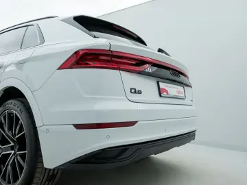 AUDI Q8 55 TFSI e S-TRO QUA MATRIX HUD B&O LUFT AHK
