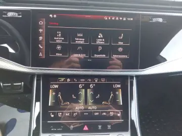 AUDI Q8 quattro  LEDER AHK B&O HUD BLACKSTYLE PANO