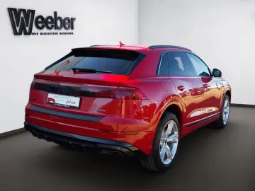 AUDI Q8 quattro  LEDER AHK B&O HUD BLACKSTYLE PANO