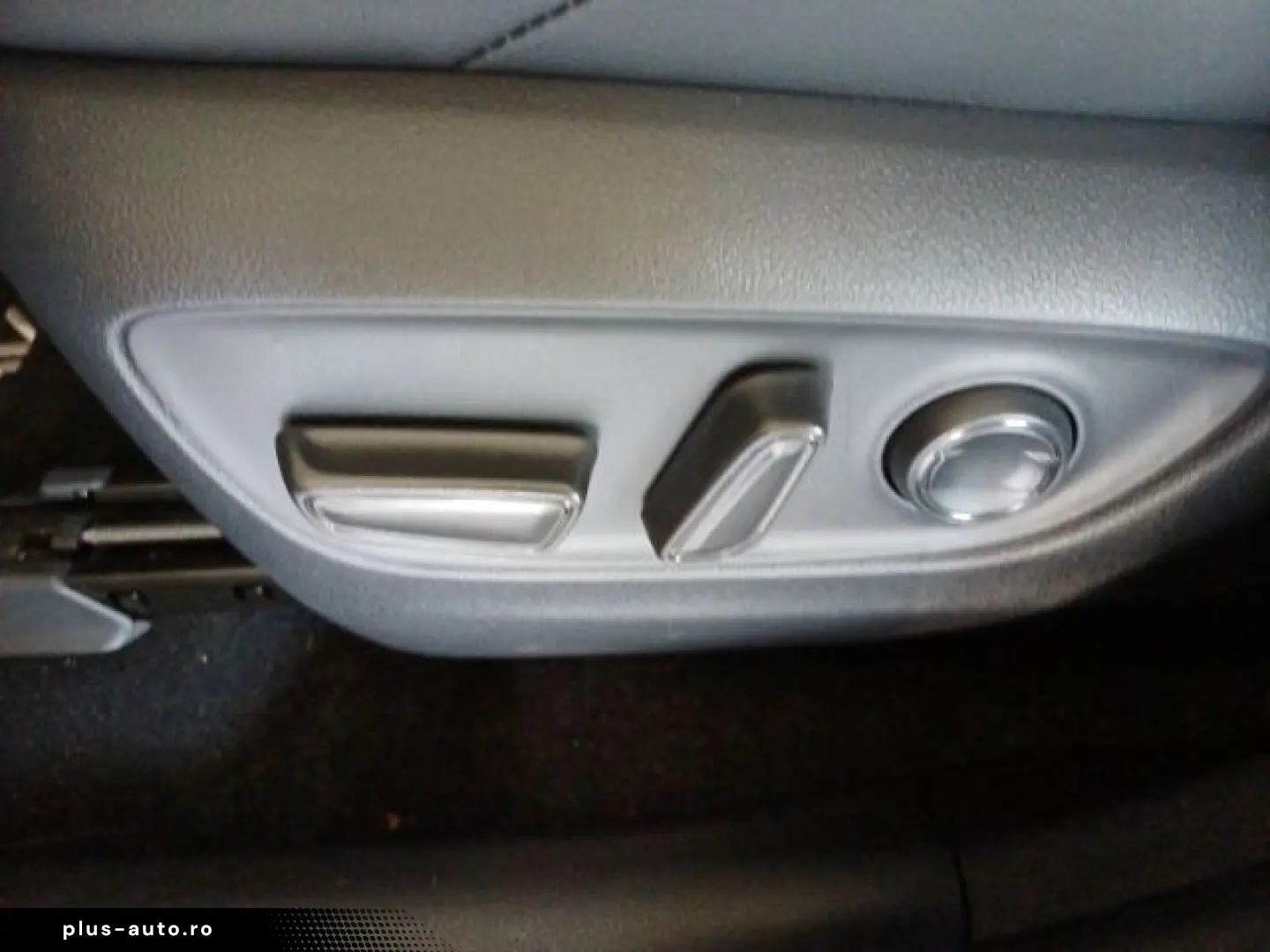 TOYOTA RAV 4 Plug-in Hybrid 4x4 Style   Navigation Lede