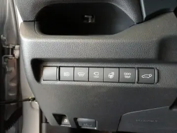 TOYOTA RAV 4 Plug-in Hybrid 4x4 Style   Navigation Lede