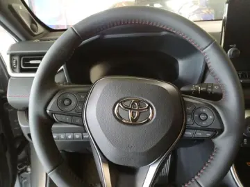 TOYOTA RAV 4 Plug-in Hybrid 4x4 Style   Navigation Lede