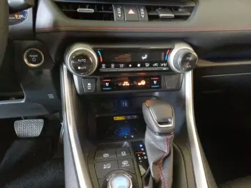 TOYOTA RAV 4 Plug-in Hybrid 4x4 Style   Navigation Lede