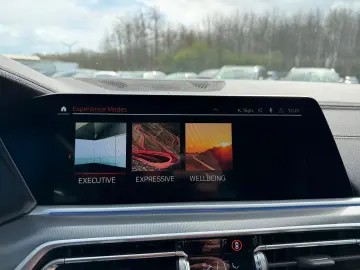 BMW X6 xDrive 40i ACC