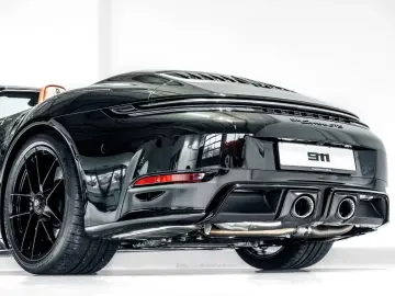 Porsche 992 911 Carrera GTS Cabrio Burmester