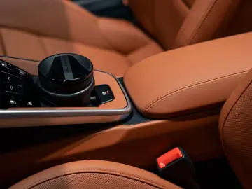 Porsche 992 911 Carrera GTS Cabrio Burmester