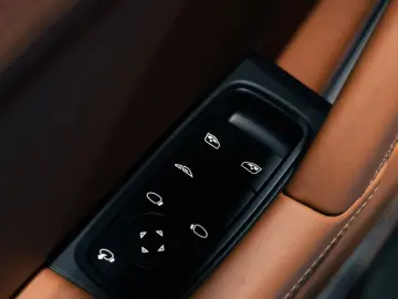 Porsche 992 911 Carrera GTS Cabrio Burmester