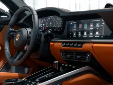 Porsche 992 911 Carrera GTS Cabrio Burmester