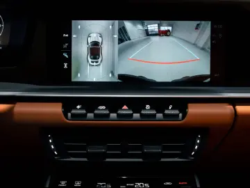 Porsche 992 911 Carrera GTS Cabrio Burmester