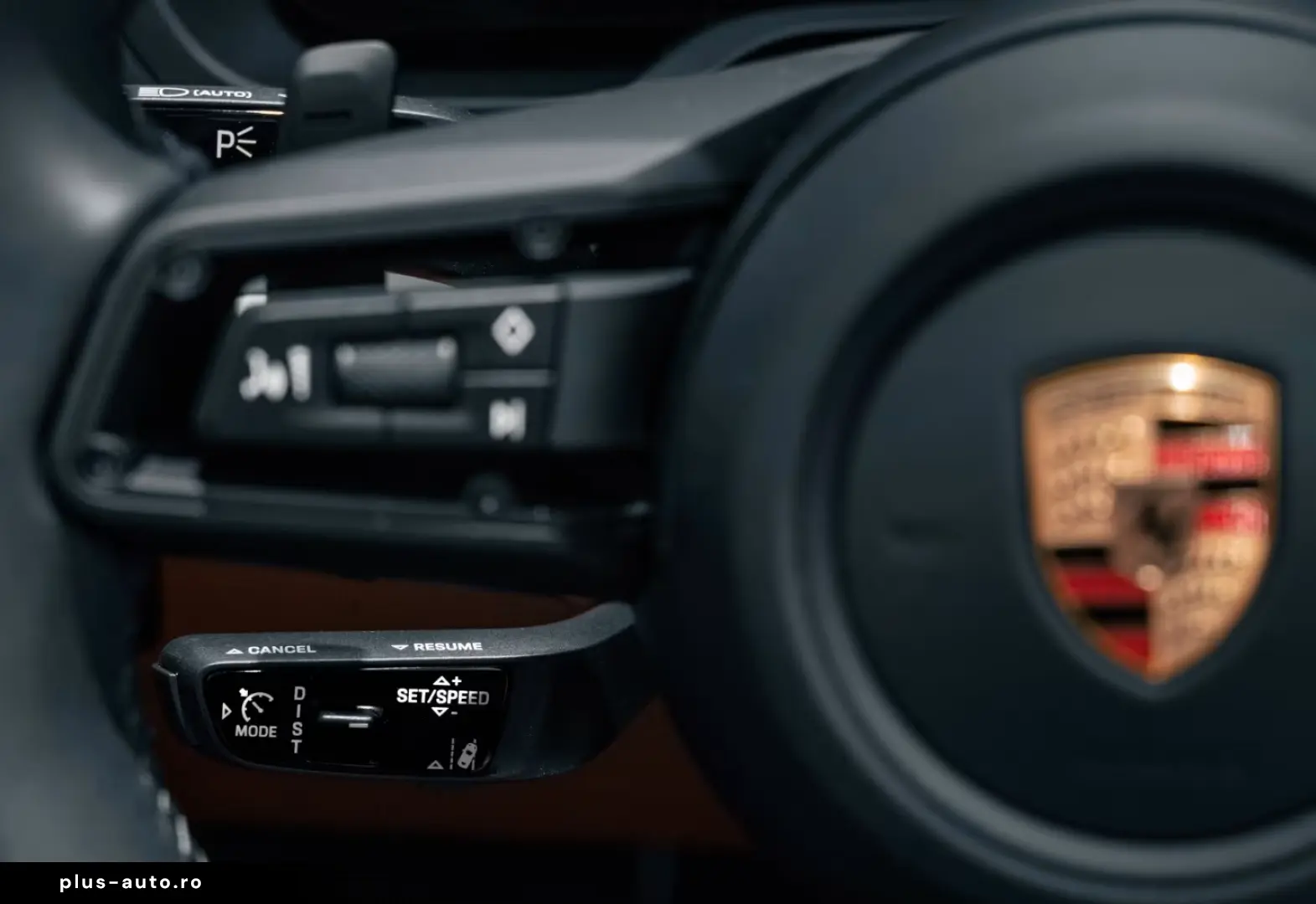 Porsche 992 911 Carrera GTS Cabrio Burmester