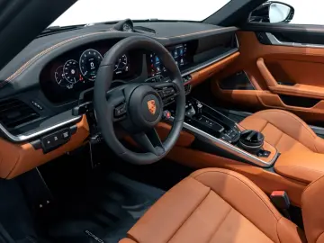 Porsche 992 911 Carrera GTS Cabrio Burmester