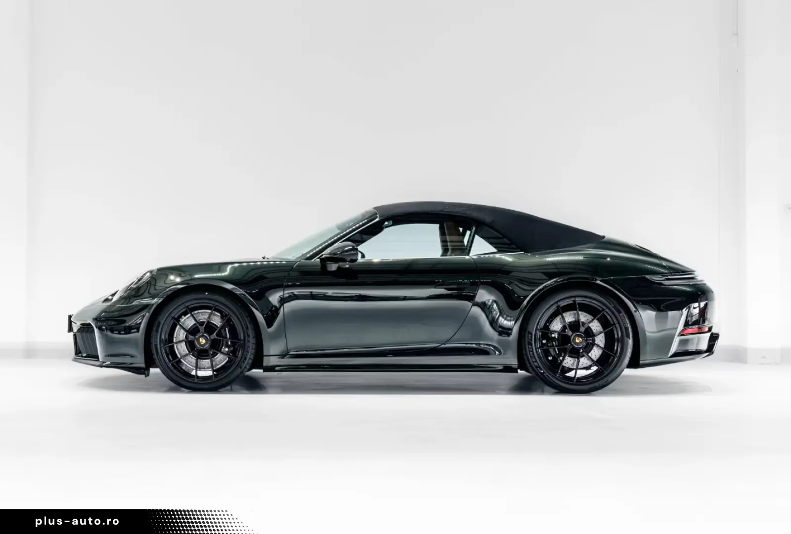 Porsche 992 911 Carrera GTS Cabrio Burmester