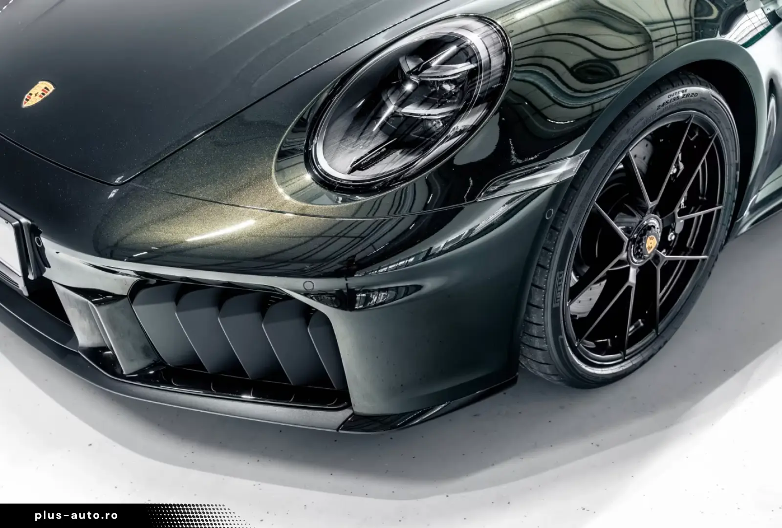 Porsche 992 911 Carrera GTS Cabrio Burmester