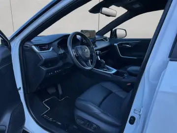 TOYOTA RAV 4 2.5 4x4 Hybrid Style Selection