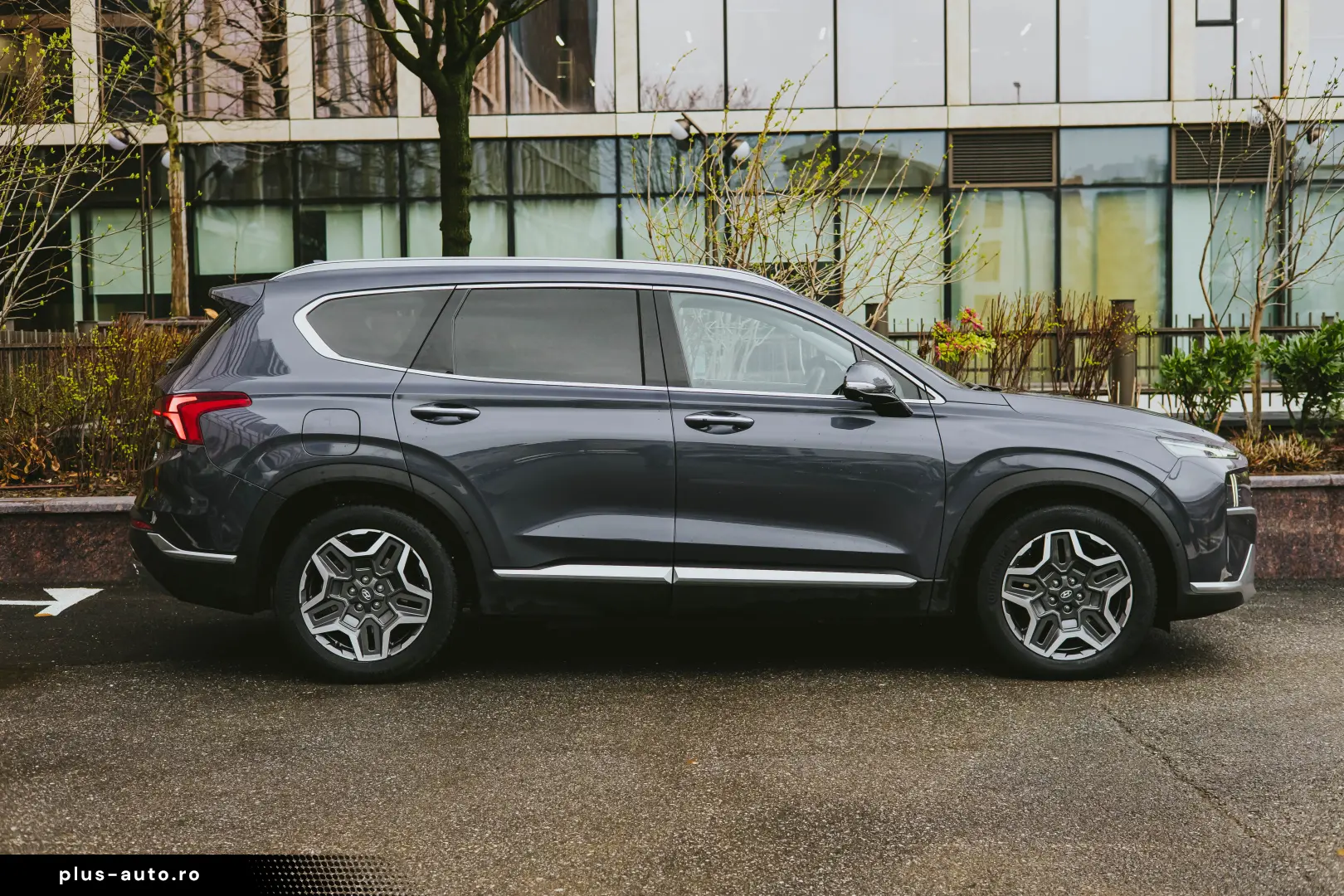 Hyundai Santfe Plug-in Hybrid Luxury