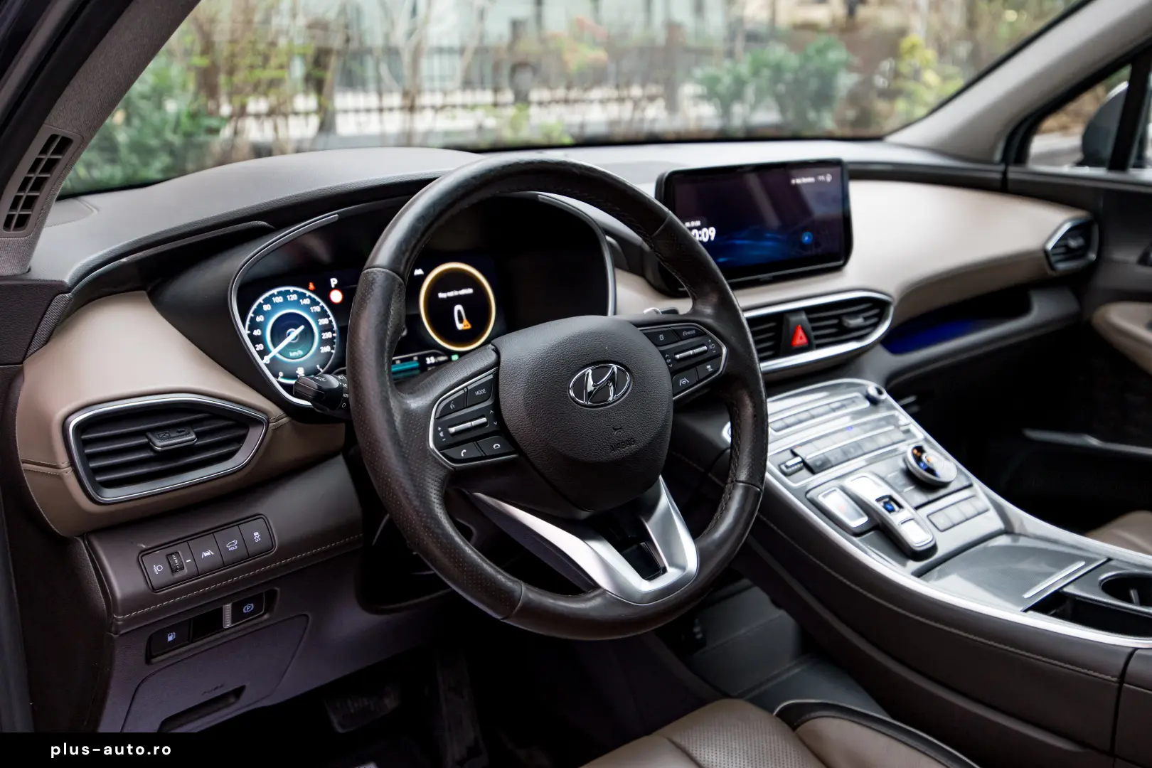 Hyundai Santfe Plug-in Hybrid Luxury