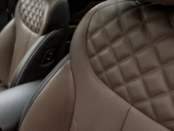 Hyundai Santfe Plug-in Hybrid Luxury