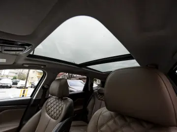 Hyundai Santfe Plug-in Hybrid Luxury