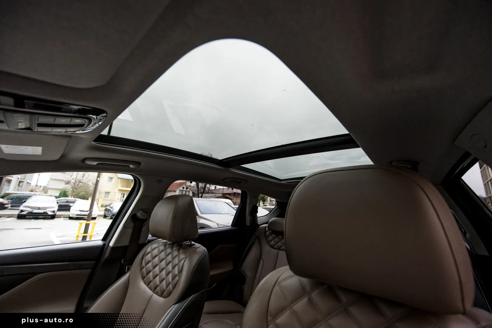 Hyundai Santfe Plug-in Hybrid Luxury