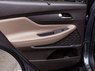 Hyundai Santfe Plug-in Hybrid Luxury