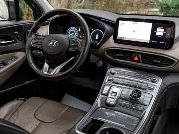 Hyundai Santfe Plug-in Hybrid Luxury