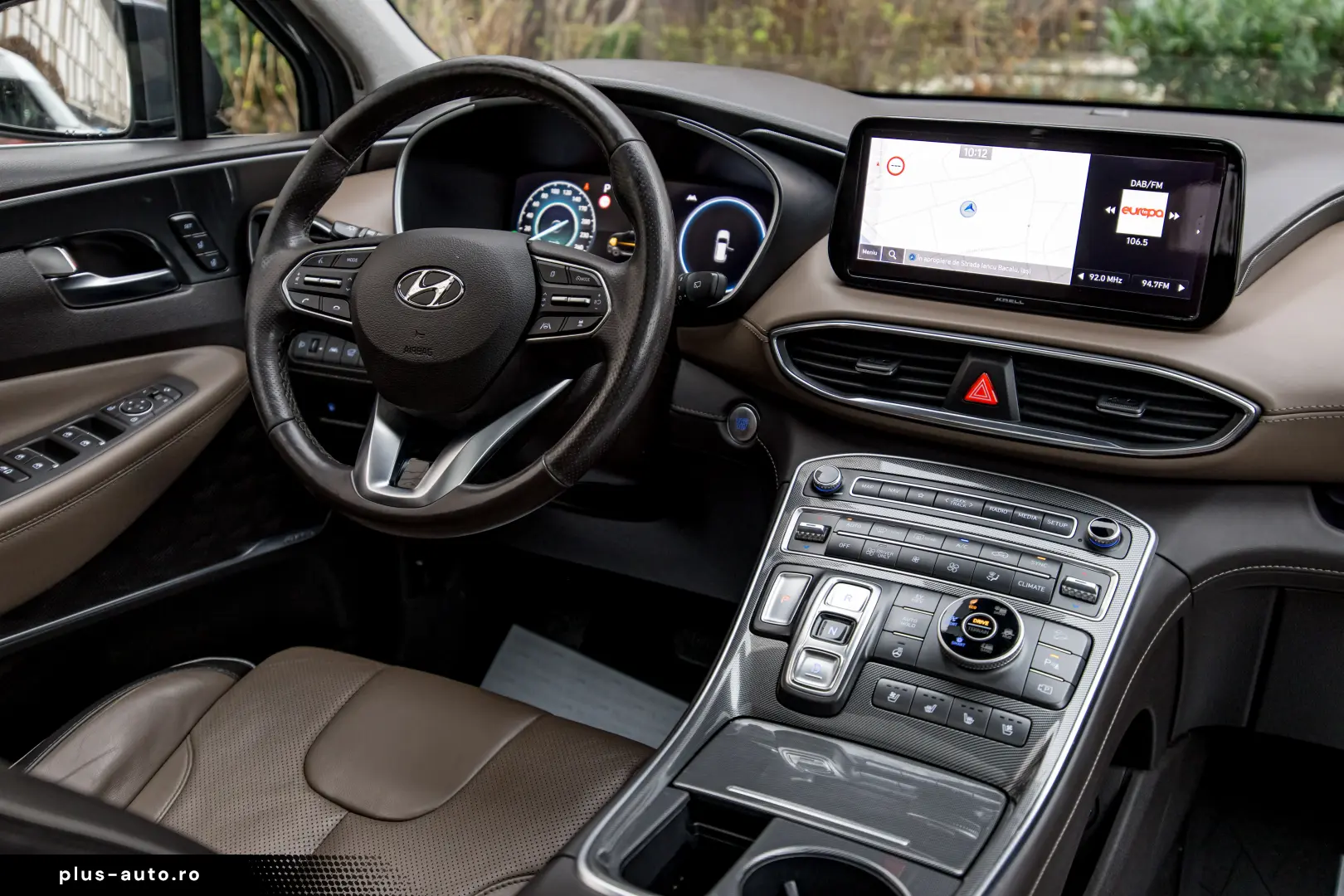 Hyundai Santfe Plug-in Hybrid Luxury