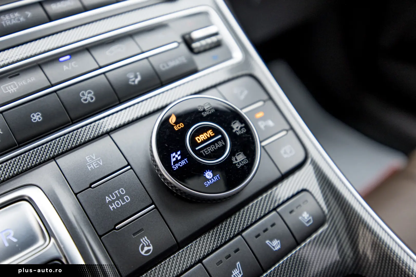 Hyundai Santfe Plug-in Hybrid Luxury