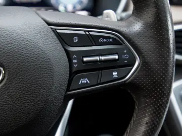 Hyundai Santfe Plug-in Hybrid Luxury